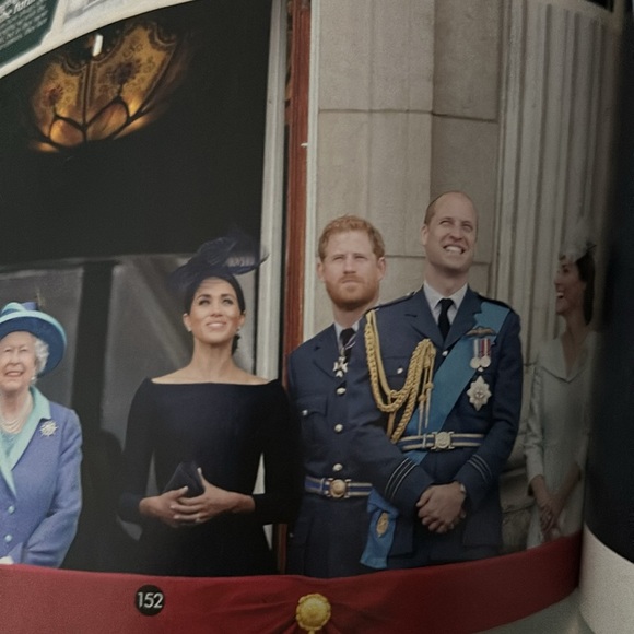 The Windsors. Future Magazine issue 1. - Picture 6 of 6